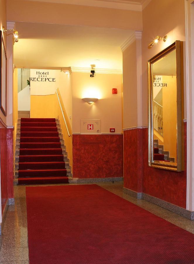 Corner Hotel U Divadla*** - Znojmo Exteriör bild
