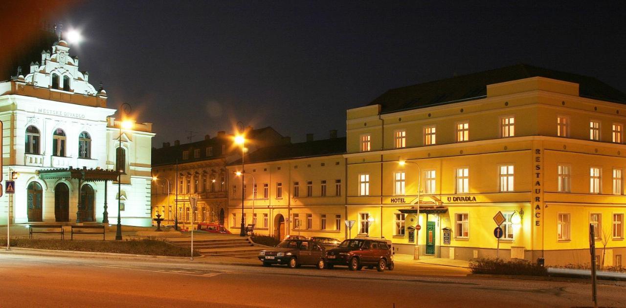 Corner Hotel U Divadla*** - Znojmo Exteriör bild